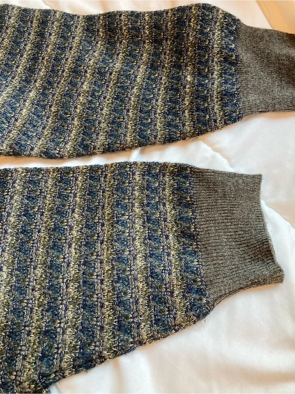 Brown & Blue Striped Crewneck Sweater - size Large